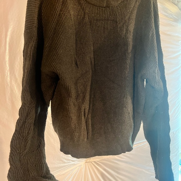 Sweater green color - Picture 3 of 3